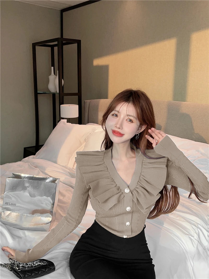 Ruffles V neck sweater