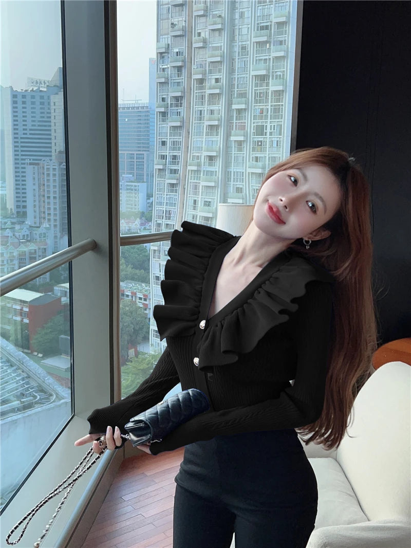 Ruffles V neck sweater