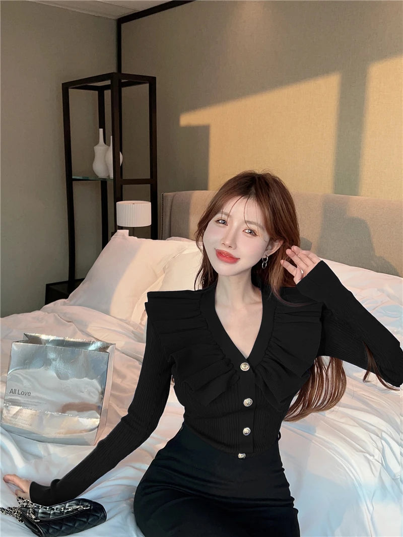 Ruffles V neck sweater