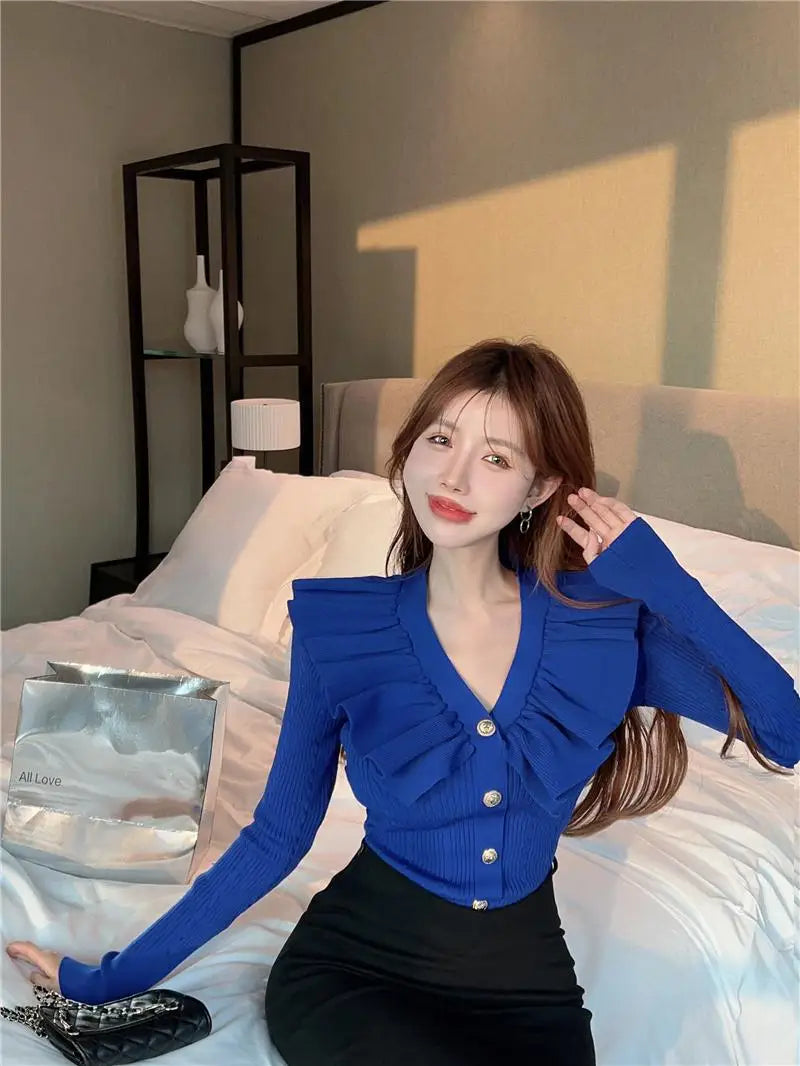 Ruffles V neck sweater