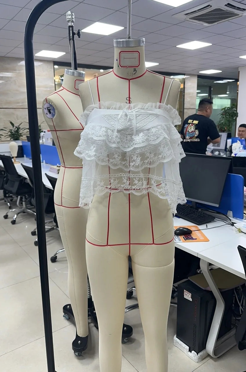 Women's lace ruffle tops